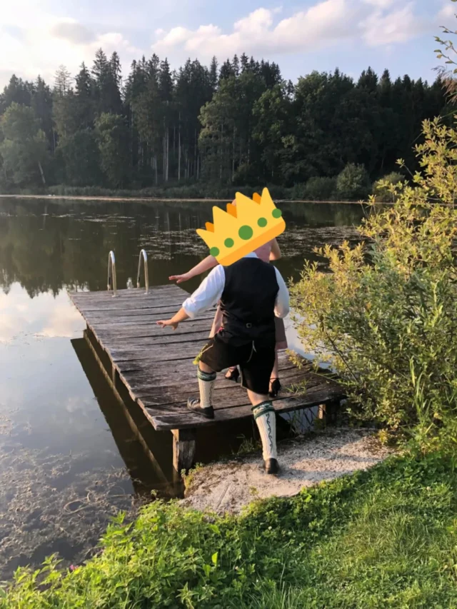 Morgen ist es soweit und das Geheimnis um unser neues Prinzenpaar wird gelüftet 👸🤴
Um euch die Wartezeit etwas zu verkürzen, folgt hier der letzte Hinweis 🧐
Bleibt gespannt und freut euch auf morgen!

#faschingsclublaim #faschingsverein #fasching #münchen #faschinginmünchen #2026 #fasching2026 #proklamation #prinzenpaar #pp #prinz #prinzessin #wersindwir #whoarewe #faschingsbeginn #esgehtwiederlos #dance #tanzen #team #teamlove #zebras #zebracrew #mannschaft #fclontour #happy #instadance