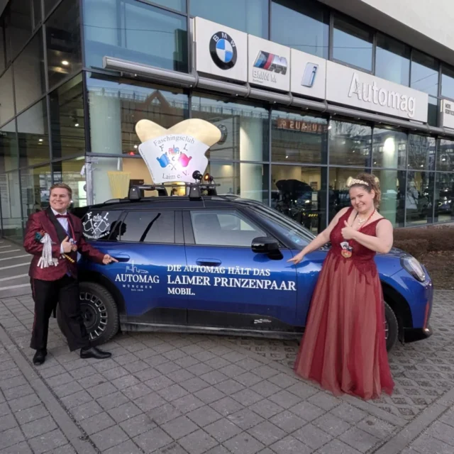 Die Automag hält das Laimer Prinzenpaar mobil. 👸🏼🤴🏼🚗
Getreu diesem Motto ist unser Prinzenpaar Franziska Marie I. & Max Emanuel I. bereits seit Anfang des Jahres mit dem Mini der @minibyautomag in München und Umgebung unterwegs und das sogar voll elektrisch. 🌿✨
Wir möchten uns ganz herzlich bei der @minibyautomag für die langjährige Zusammenarbeit und die wunderbare Unterstützung bedanken! ☺️🫶🏼

#faschinginmünchen #autosponsoring #automaghältmobil #prinzenpaarauto #laimerprinzenpaar