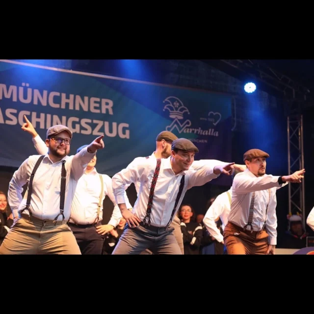 Endlich ist es soweit: es ist Weiberfasching! 🥳🎊
Unsere Männer freuen sich schon euch heute Abend einzuheizen! 🔥✨
Als kleinen Vorgeschmack wollen wir ein paar Bilder vom letzten Wochenende mit euch teilen. ☺️

Wenn es euch jetzt im Tanzbein juckt und ihr Spaß am Tanzen habt, meldet euch gerne bei uns und steht nächste Session mit uns auf der Bühne! 🕺🏼🎉💪🏼

#faschinginmünchen #2026 #weiberfasching #männerballett #wewantyou 

📸 by @nobsi1236